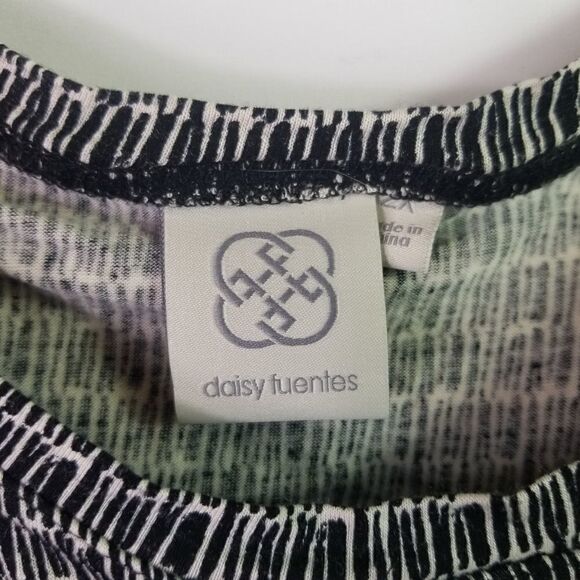 DAISY FUENTES SLEEVELESS TUNIC. SIZE 2X. - Picture 10 of 14
